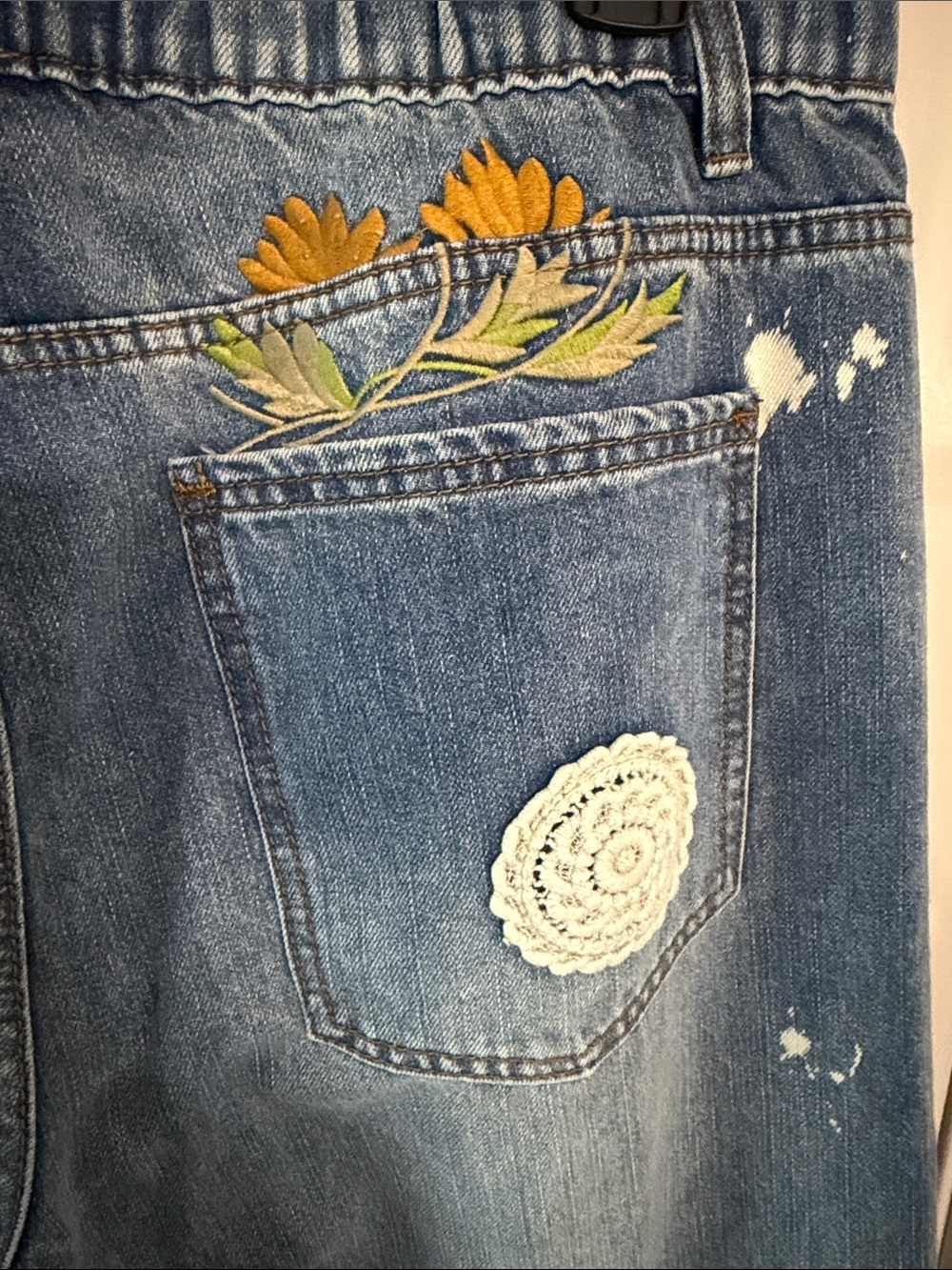 Embroidered Blue Denim Wide-Leg Jeans with Floral Appliqué - Picture 5 of 6